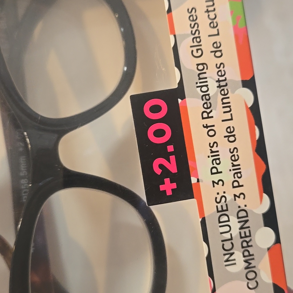 New Betsey Johnson Set of Three Stylish +2.00 Reading Glasses - Picture 3 of 7